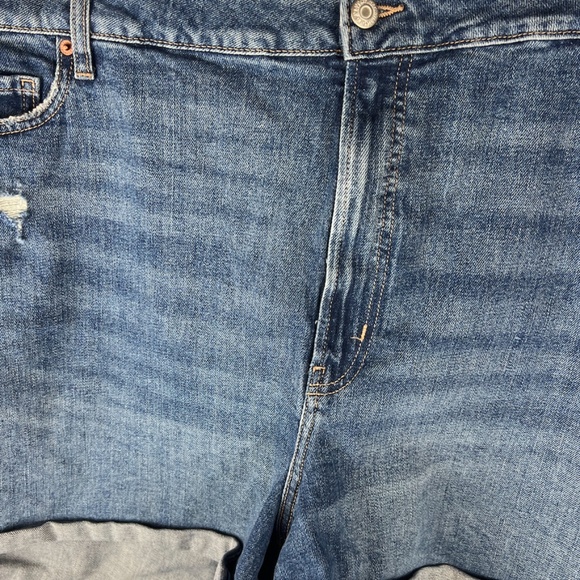 NWT: old navy High-Waisted O.G. Straight Ripped Jean Shorts (28) $40 - Picture 8 of 15